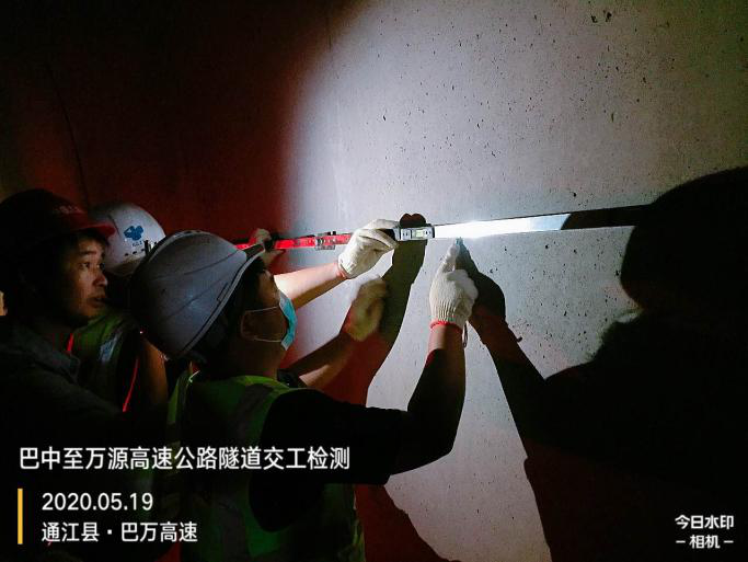 日夜兼程推進度    熱情服務樹形象——巴中至萬源高速公路交工驗收工程質(zhì)量檢測工作