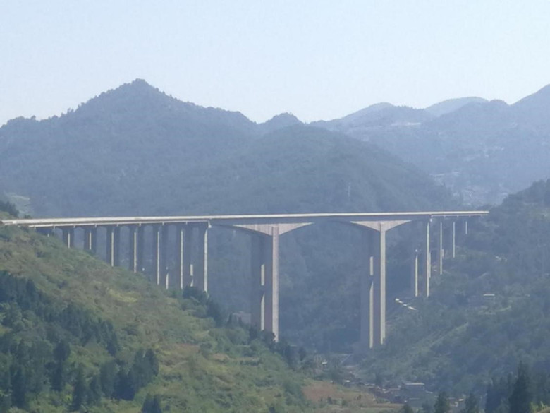 公司成功開(kāi)展敘古高速公路天堂河特大橋荷載試驗(yàn)