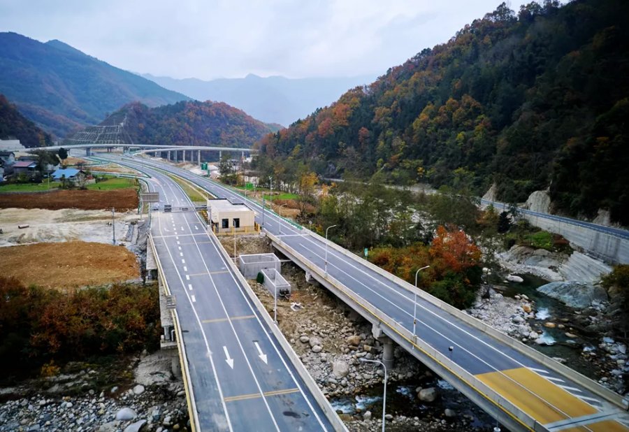 完美收官-公司參建的德會(huì)高速、廣平高速平武段建成通車(chē)！